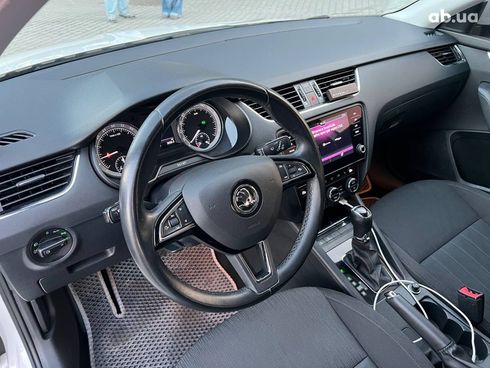 Skoda octavia a7 2018 белый - фото 17