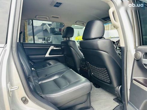 Toyota Land Cruiser 2017 - фото 28