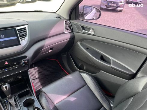 Hyundai Tucson 2016 серый - фото 12