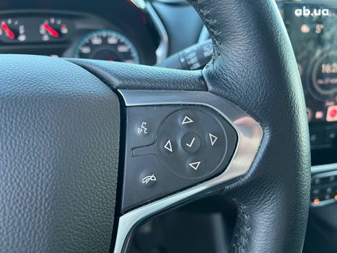 Chevrolet Traverse 2017 серый - фото 23