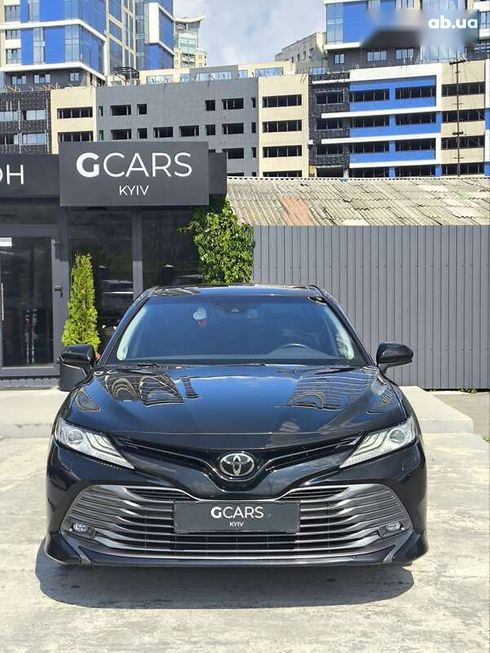 Toyota Camry 2019 - фото 4