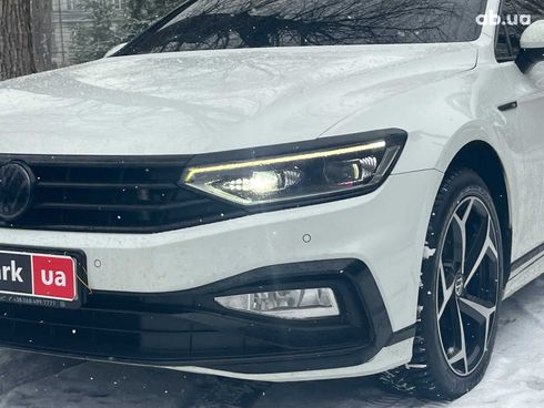 Volkswagen Passat 2021 белый - фото 3