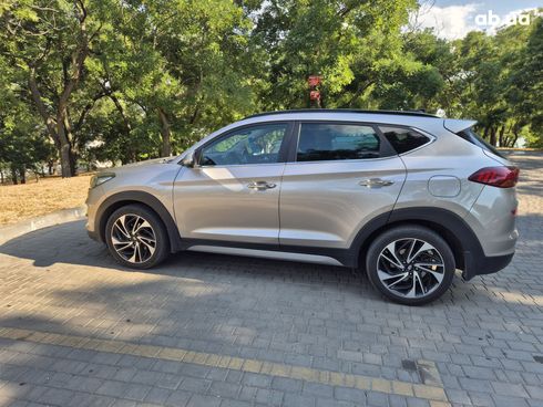Hyundai Tucson 2018 бежевый - фото 10