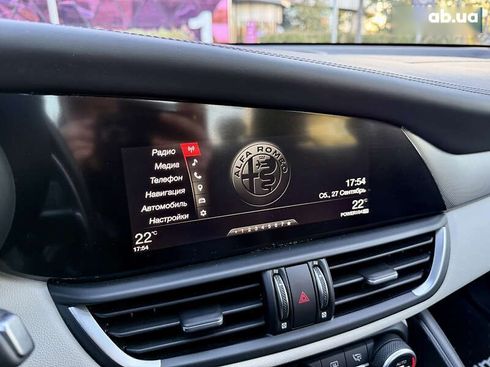 Alfa Romeo Giulia 2019 - фото 30