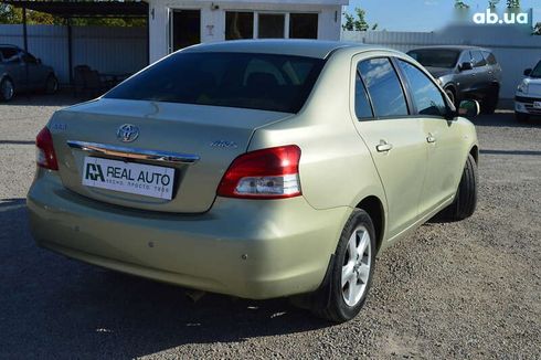 Toyota Yaris 2007 - фото 2