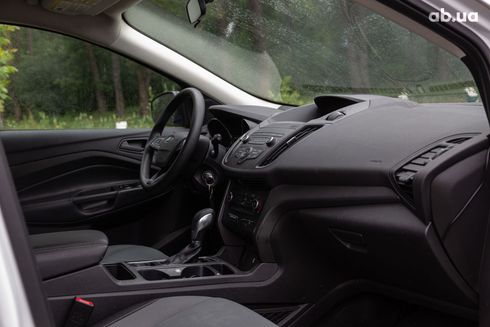 Ford Escape 2018 белый - фото 19