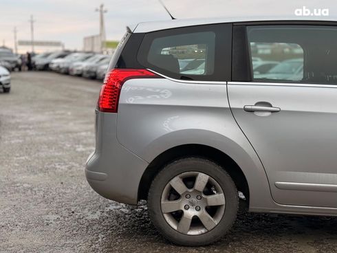 Peugeot 5008 2011 серый - фото 11