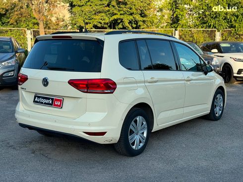 Volkswagen Touran 2018 бежевый - фото 7