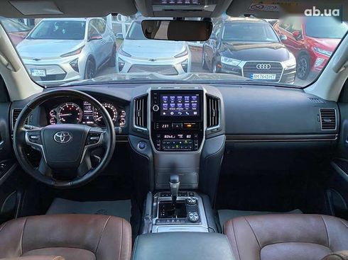 Toyota Land Cruiser 2020 - фото 13