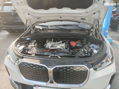 BMW iX1 2023 - фото 13