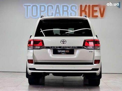 Toyota Land Cruiser 2019 - фото 15