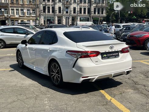 Toyota Camry 2019 - фото 7