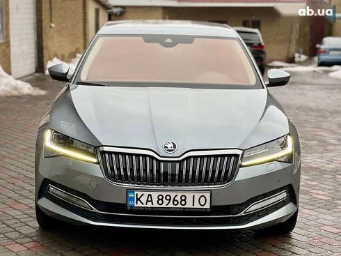 Skoda Superb 2021 - фото 18