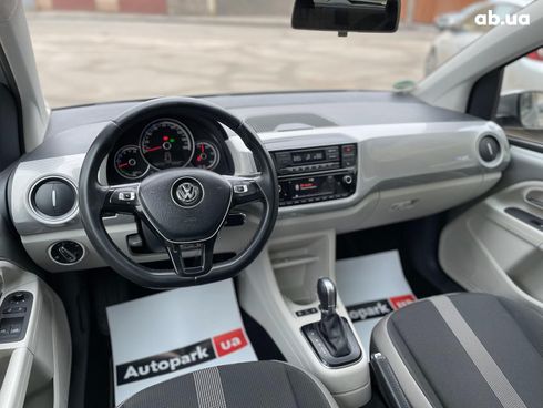 Volkswagen e-Up 2017 серый - фото 41