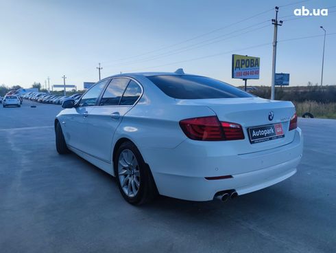 BMW 5 серия 2012 белый - фото 6