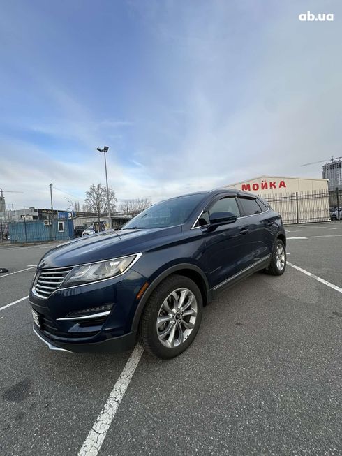 Lincoln MKC 2017 синий - фото 5