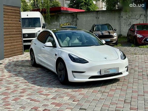Tesla Model 3 2022 - фото 9