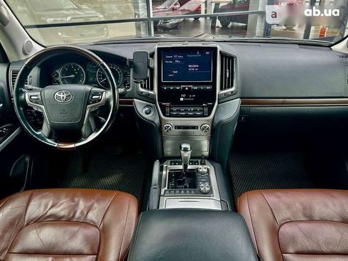 Toyota Land Cruiser 2019 - фото 11