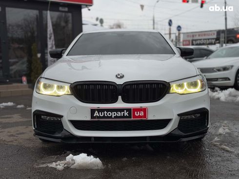 BMW 5 серия 2018 белый - фото 4