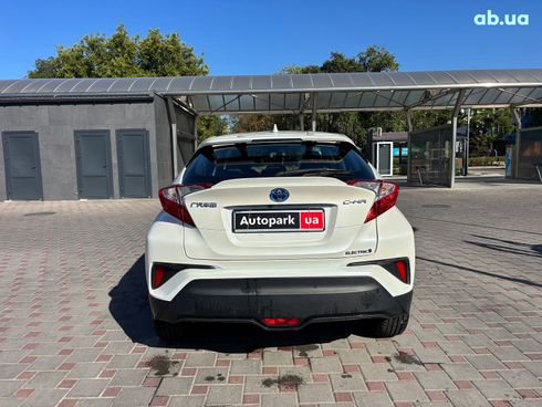 Toyota C-HR 2020 белый - фото 4