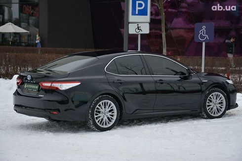 Toyota Camry 2019 - фото 13