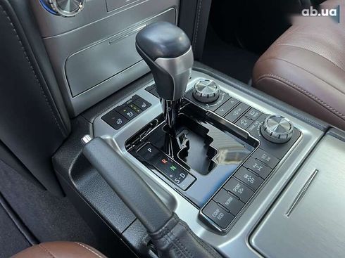 Toyota Land Cruiser 2019 - фото 19