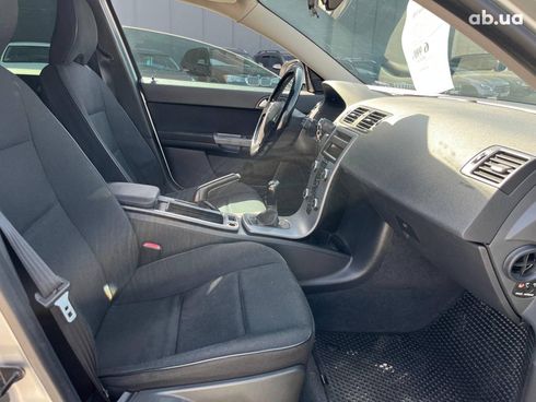 Volvo V50 2010 серый - фото 18
