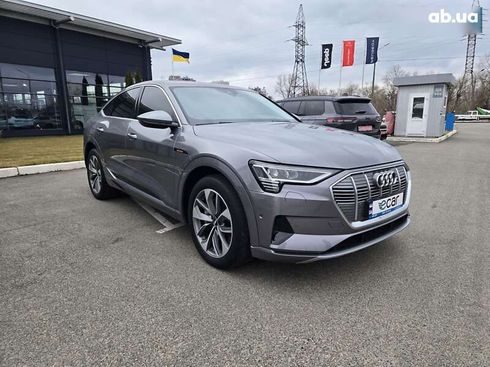 Audi E-Tron 2021 - фото 7