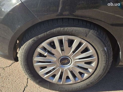 Ford Fiesta 2014 - фото 17