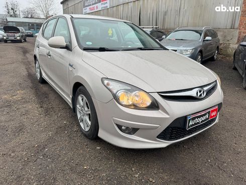 Hyundai i30 2011 бежевый - фото 3