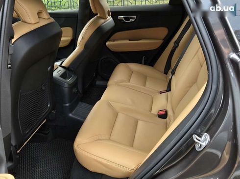 Volvo XC60 2023 - фото 13
