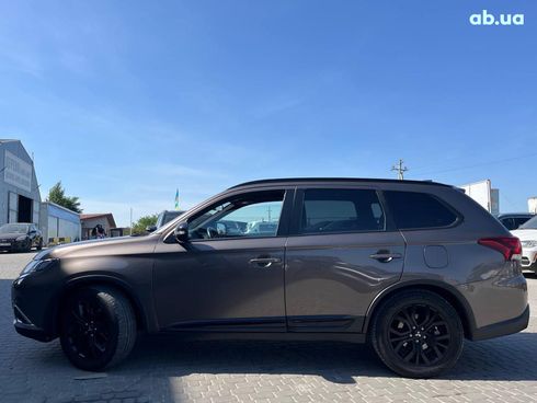 Mitsubishi Outlander 2017 коричневый - фото 8