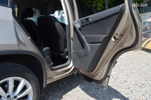 Volkswagen Tiguan 2011 бежевый - фото 14