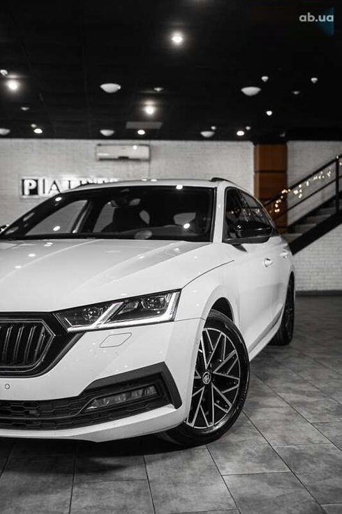 Skoda Octavia 2021 - фото 11