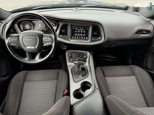 Dodge Challenger 2020 - фото 29