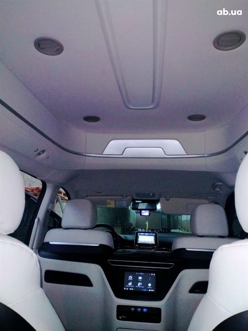 Hyundai Grand Starex 2018 черный - фото 11