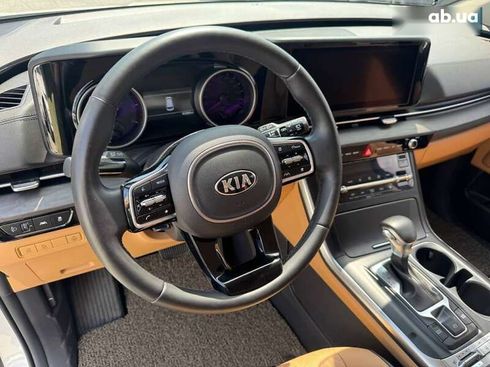 Kia Carnival 2021 - фото 10
