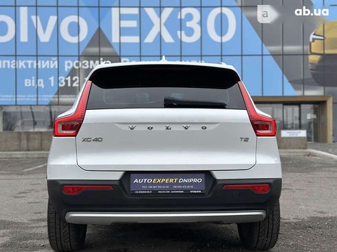 Volvo XC40 2021 - фото 9