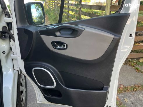 Renault Trafic 2018 белый - фото 19