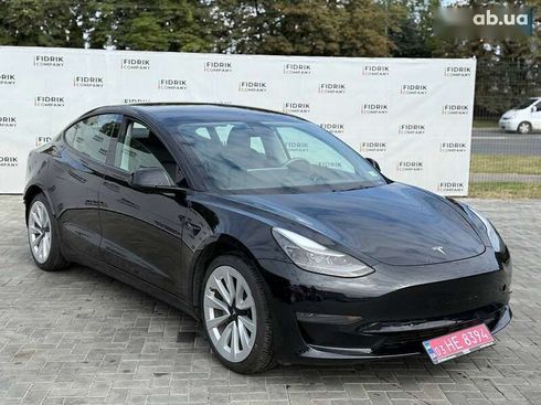 Tesla Model 3 2022 - фото 2