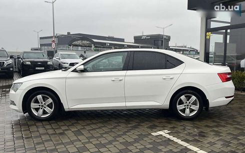 Skoda Superb 2018 - фото 4
