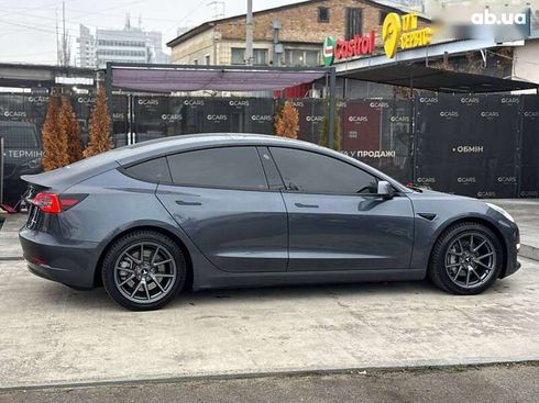 Tesla Model 3 2022 - фото 7