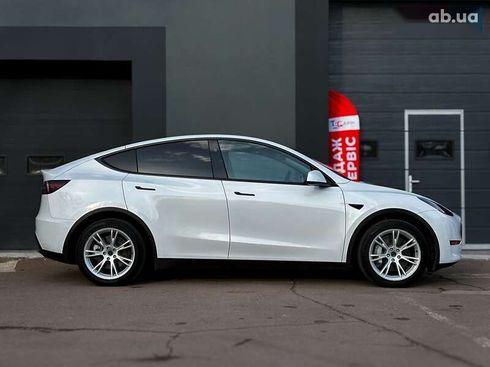 Tesla Model Y 2024 - фото 10