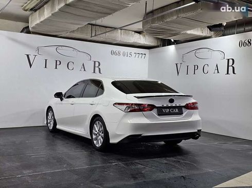 Toyota Camry 2017 - фото 9