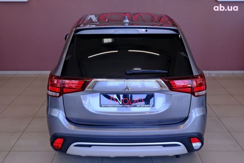 Mitsubishi Outlander 2019 серый - фото 6
