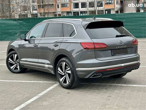 Volkswagen Touareg 2022 - фото 11