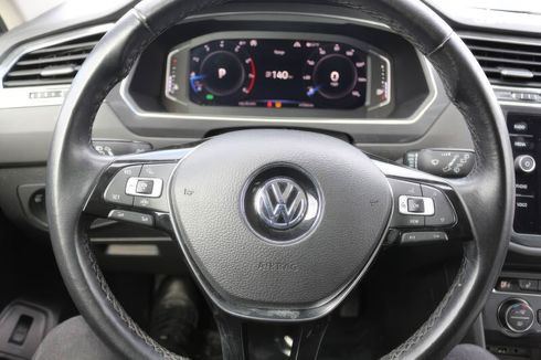 Volkswagen Tiguan 2019 черный - фото 8