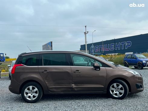 Peugeot 5008 2014 коричневый - фото 5