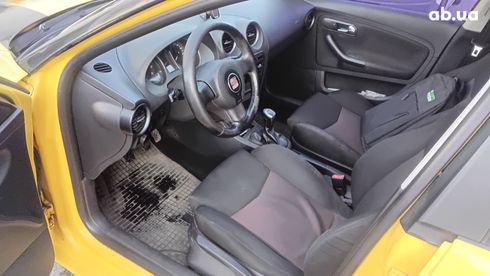 SEAT Ibiza 2008 желтый - фото 10