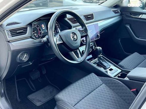 Skoda Superb 2019 - фото 26